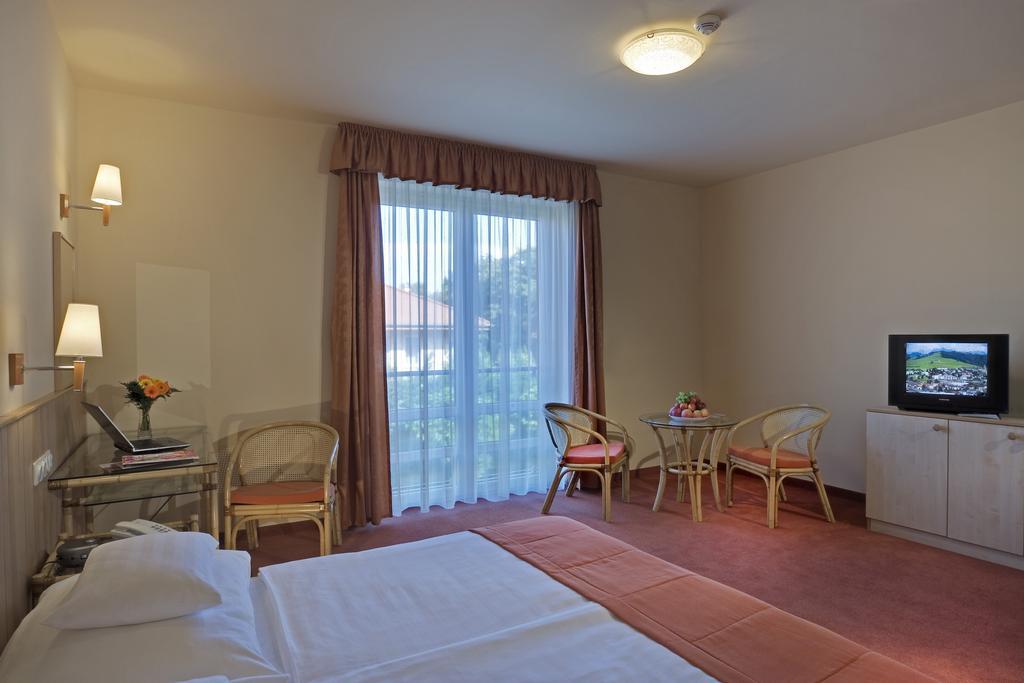 Martfu Hotel Thermal Spa Kamer foto